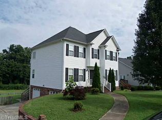 7205 Orchard Path Dr, Clemmons, NC 27012