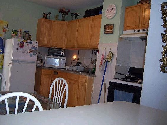 2nd image of 6203 Adams St