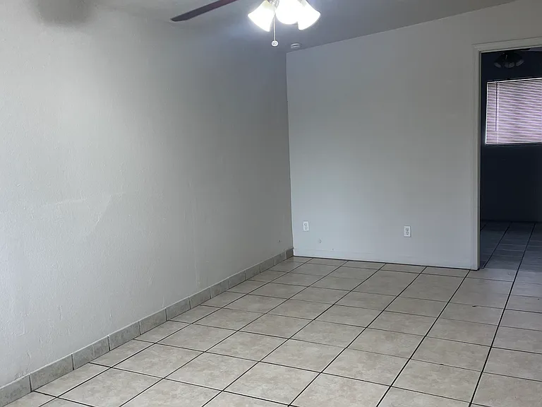 3348 E Cambridge Ave — Photo 7