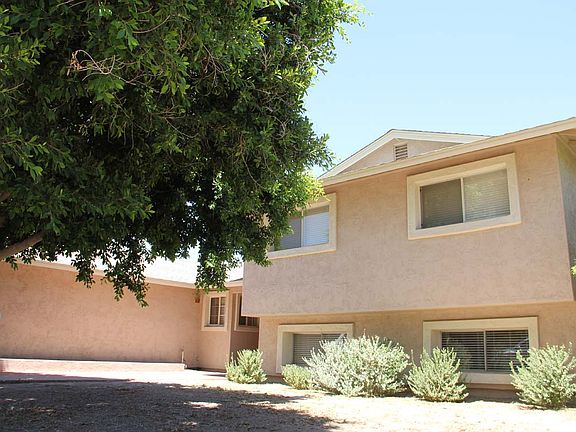 3rd image of 1404 E Dunbar Dr