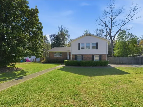 137 Bonnie Ln NW, Lilburn, GA 30047