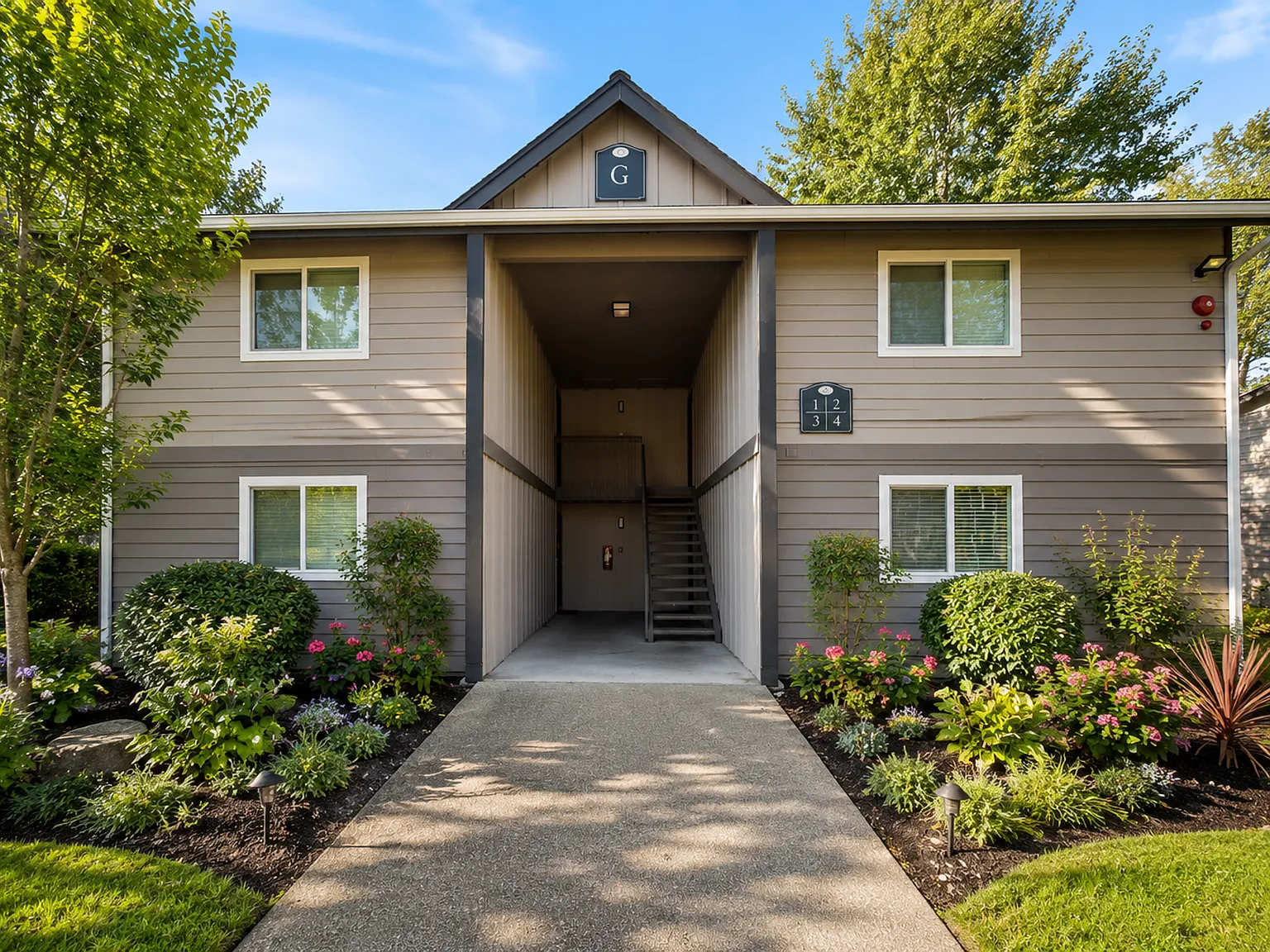 Sherwood Glen — Photo 2