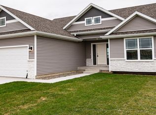 115 All Saints Dr, Stuart, IA 50250