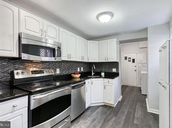 106 S Castle St, Baltimore, MD 21231