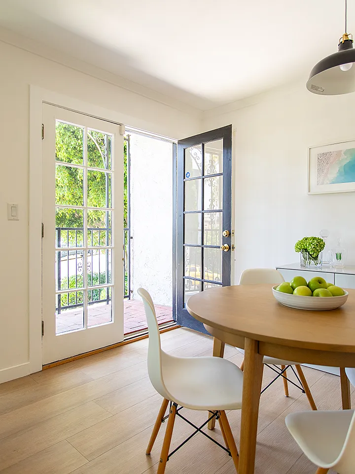 2 bed, 917 sqft, $4,500 — Photo 2