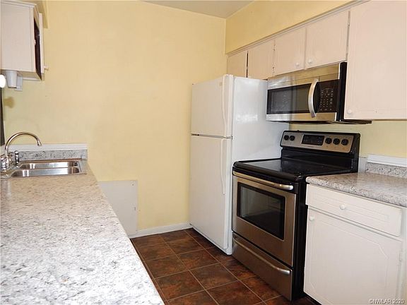 4th image of 3820 Fairfield Ave Unit 40