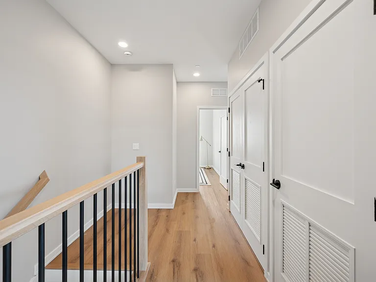 Beloit Townhomes — Photo 24