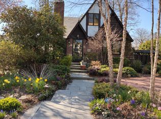 3 Crestwood Place, Great Neck, NY