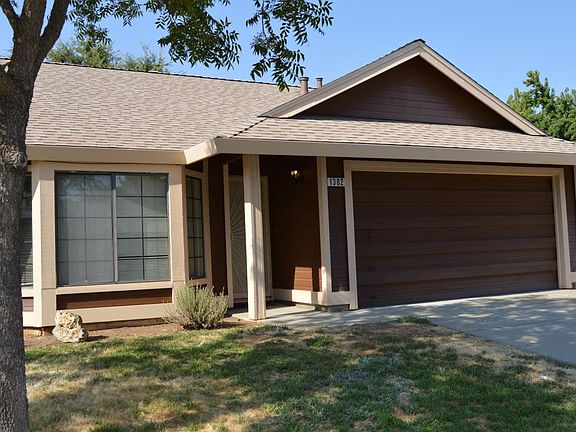 2nd image of 1302 Pilgrims Dr