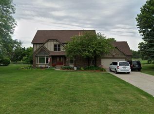 9115 Burning Tree Dr, Grand Blanc, MI 48439