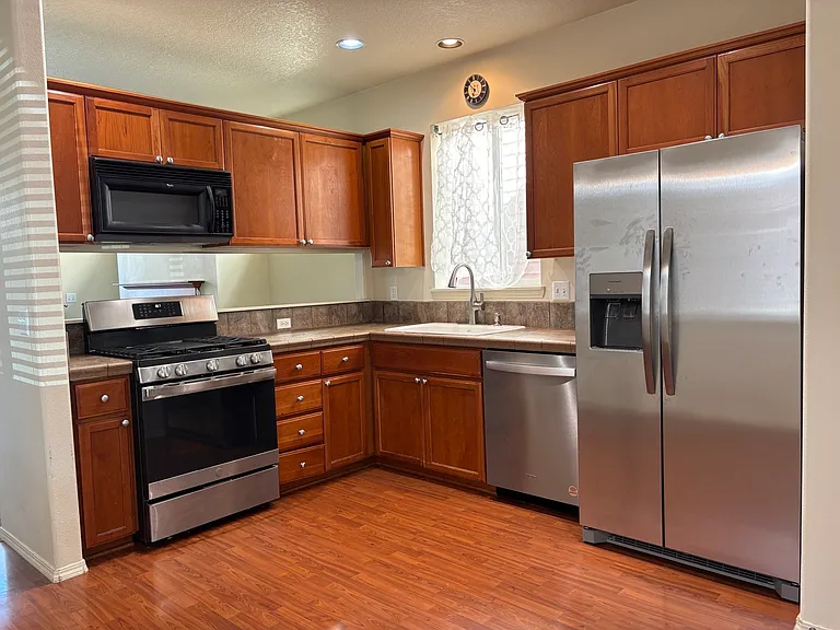 20681 SW Rosemount St — Photo 11