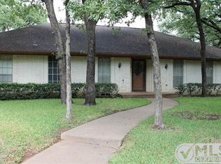 1004 Whispering Oak Ct, Arlington, TX 76012