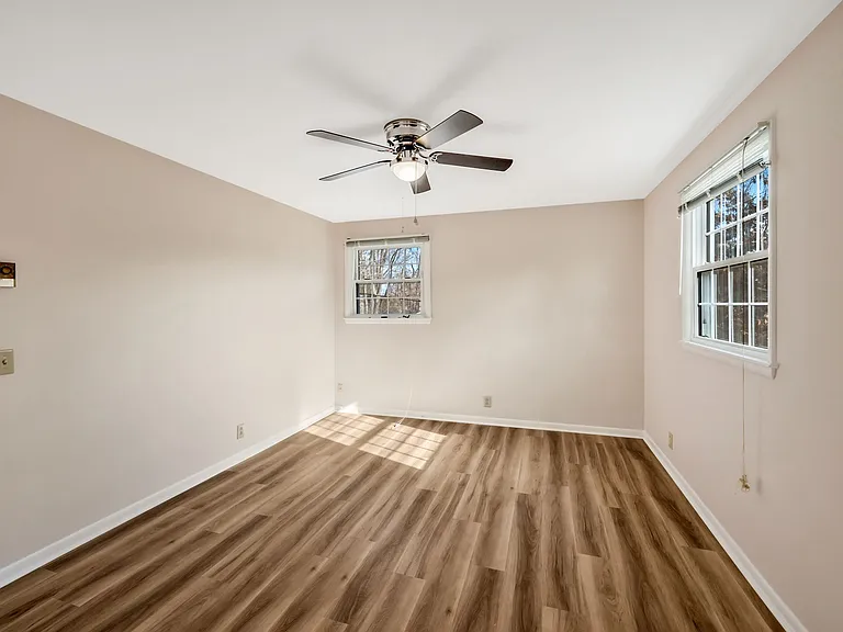 138 Roberta Dr — Photo 8