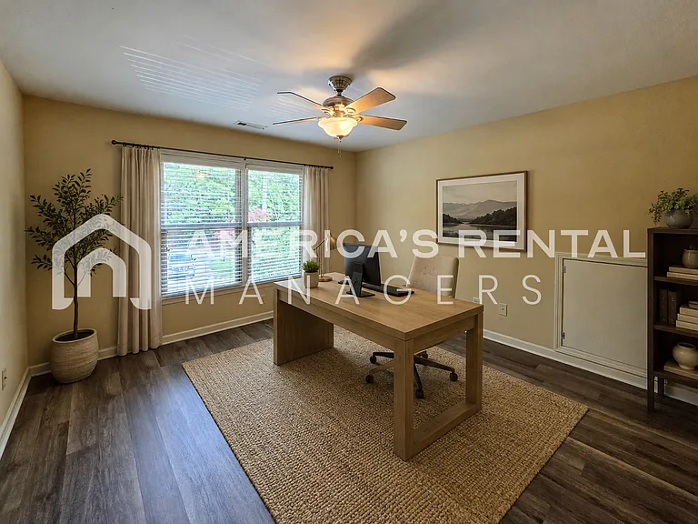 487 Tara Dr — Photo 3