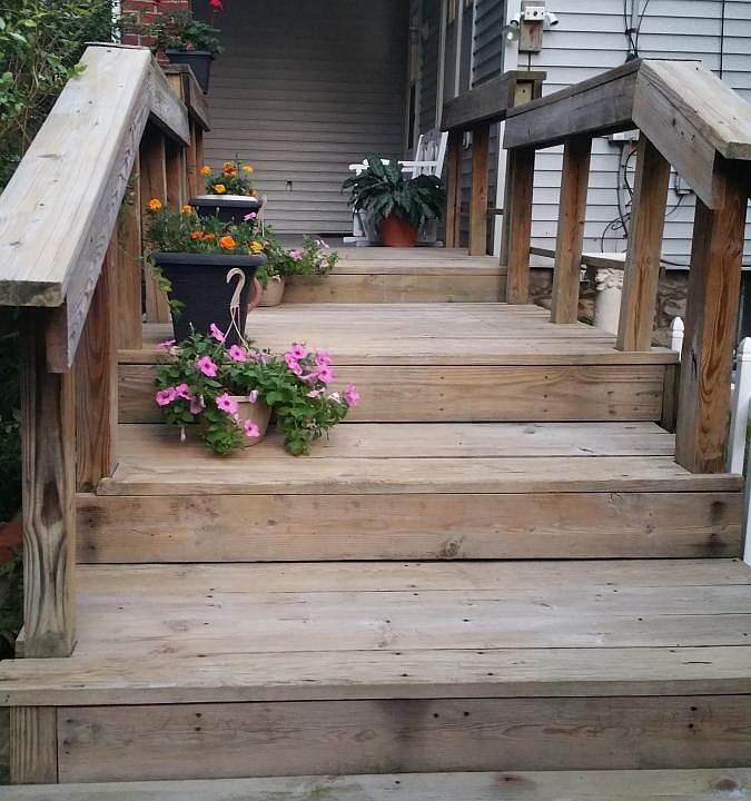 Entrance deck