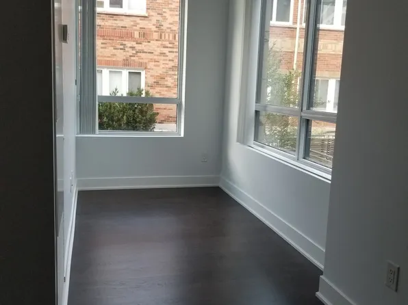 7608 Yonge St #210, Vaughan, ON L4J 0J5