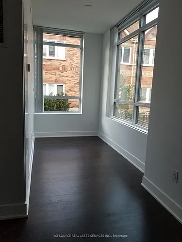 7608 Yonge St #210 Photo 1