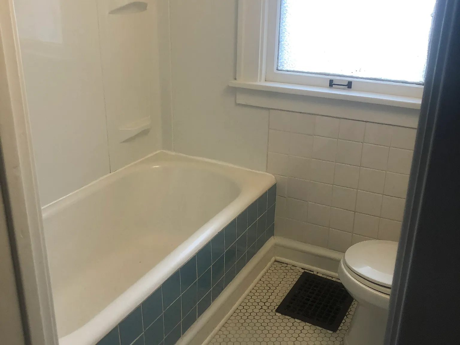10425 Baltic Rd — Photo 4