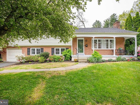 2nd image of 104 Dickinson Ln