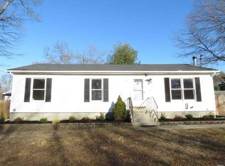 39 Arlington St, Patchogue, NY 11772