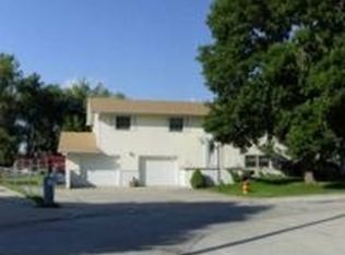 516 Johnson Pl, Grand Island, NE 68803