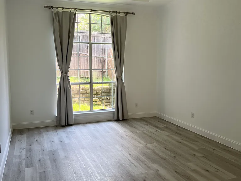 7717 Lakecrest Ct — Photo 11