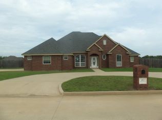205 Begonia Ln, Cache, OK 73527