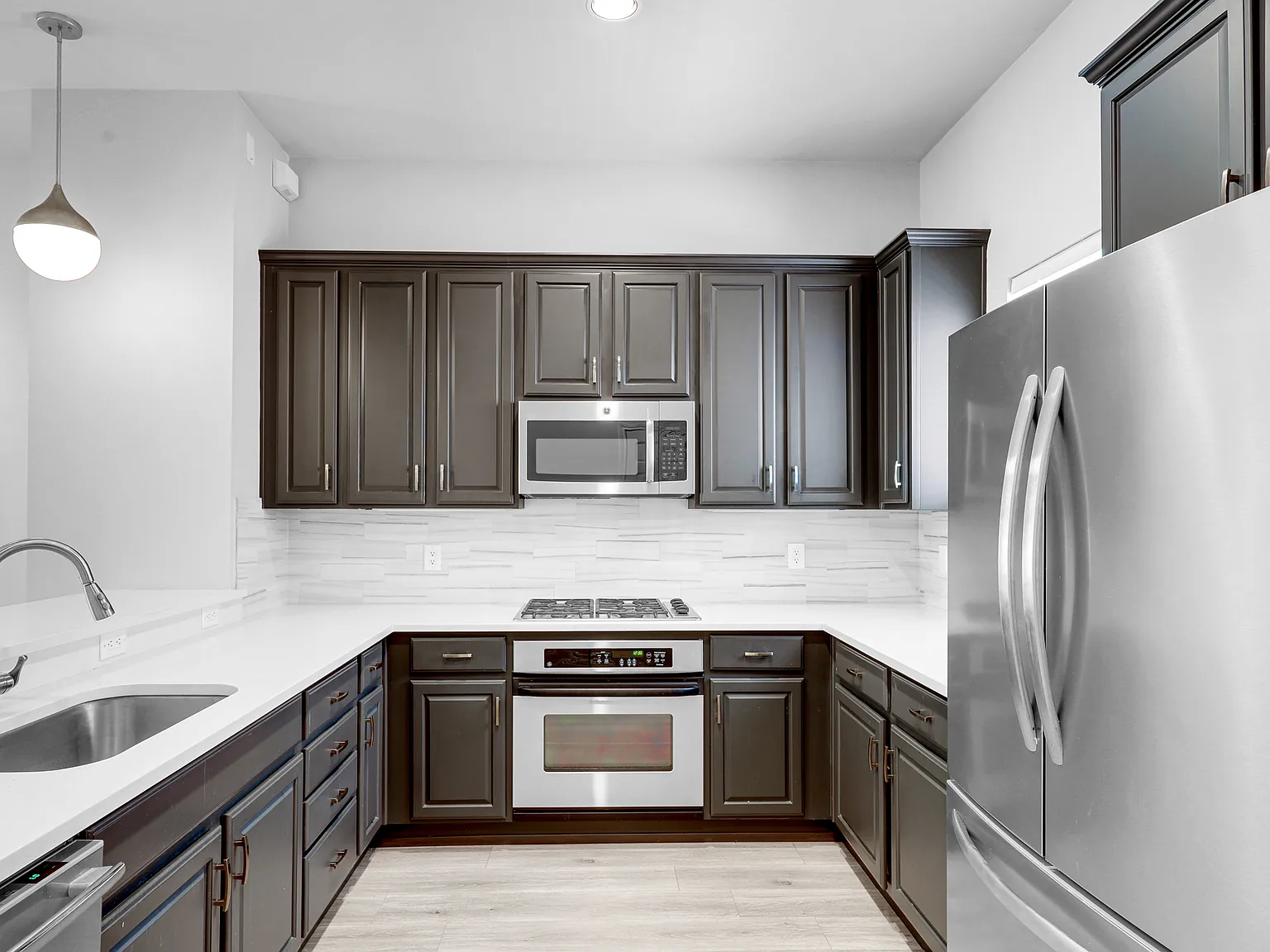 2 bed, 1805 sqft, $3,800 — Photo 4