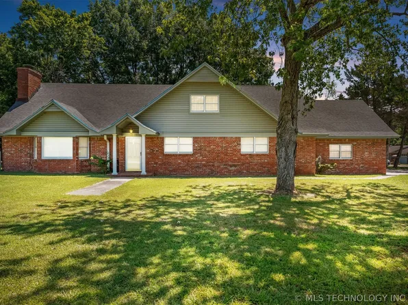 907 S Maple Ave, Tahlequah, OK 74464