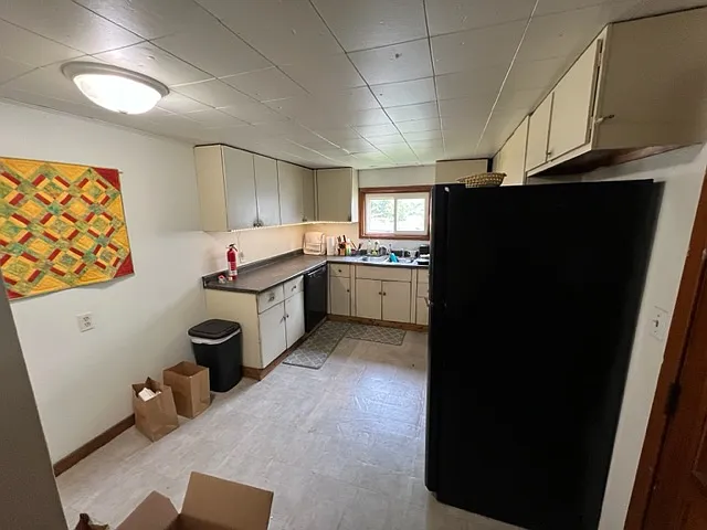 5 bed, 1500 sqft, $1,795 — Photo 3