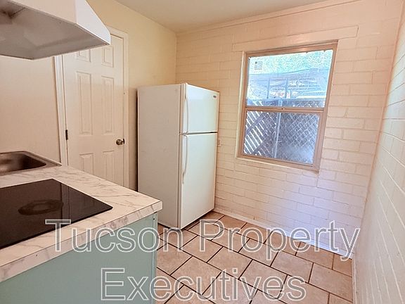 4th image of 232 W Flores St #6