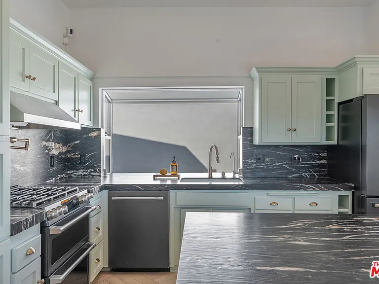 3479 Wonder View Dr — Photo 17