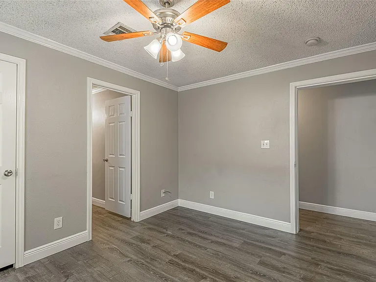164 Varsity Dr — Photo 21