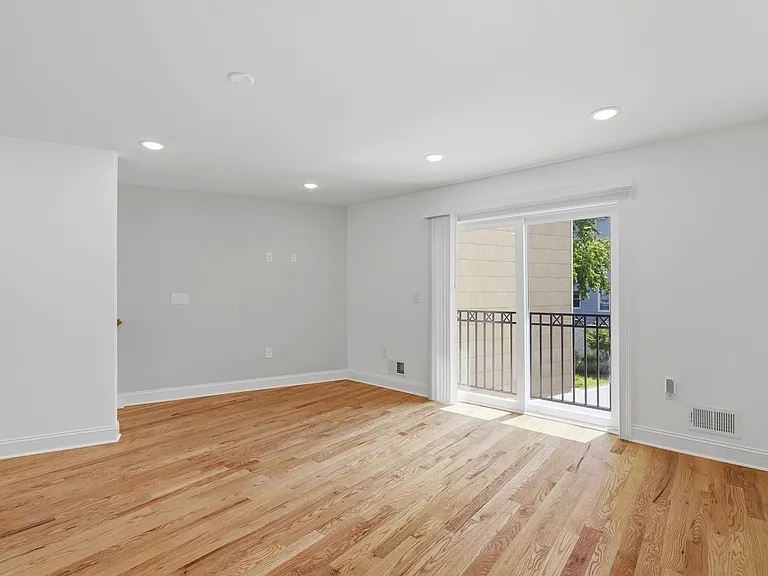 14 W 49th St #1 — Photo 11