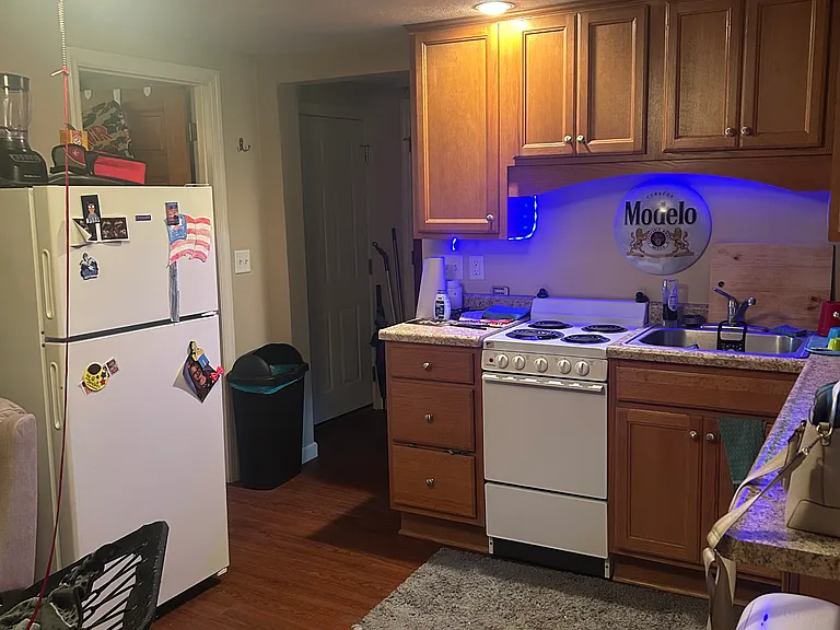 211 Fremont Ave #2 — Photo 3