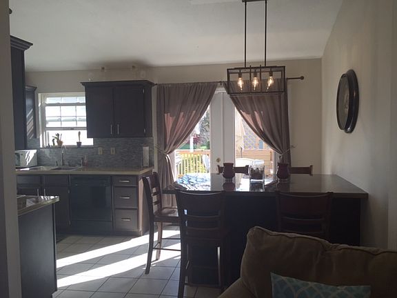 5th image of 21 Jennifer Dr