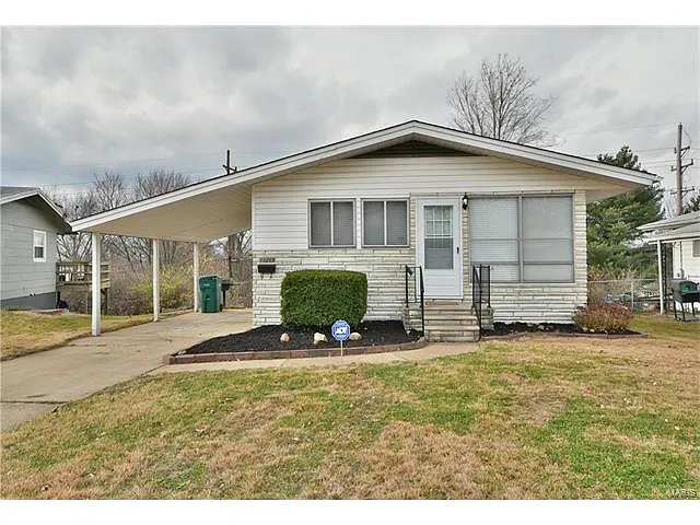 10205 Gourock Dr photo 1