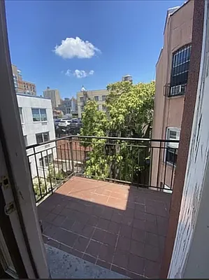 Rented by Weinstein Realty Group | media 34