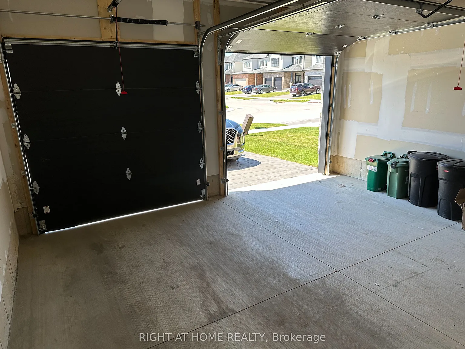 5 bed, $3,375 — Photo 4