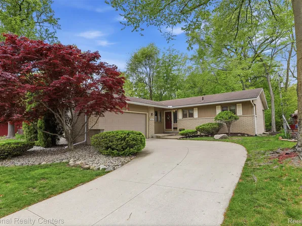 16607 Macarthur St, Redford, MI 48240