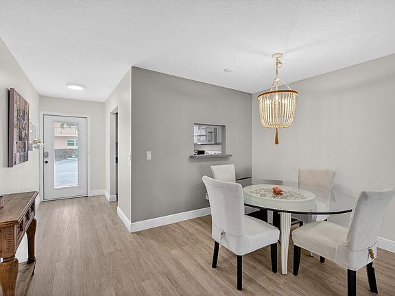 4th image of 2950 SE Ocean Blvd