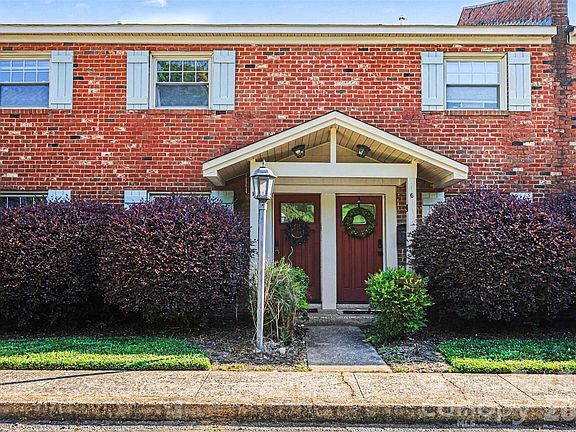 2nd image of 1201 Green Oaks Ln
