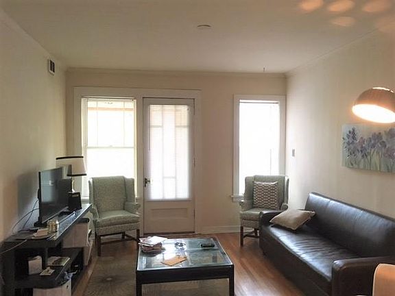 3rd image of 3743 N Janssen Ave #2