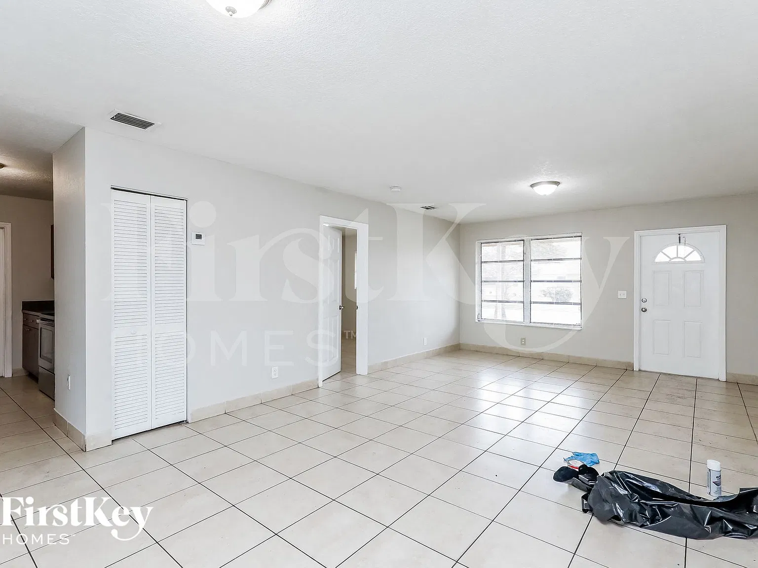 3 bed, 2.0 bath, 1730 sqft, $3,900 — Photo 4