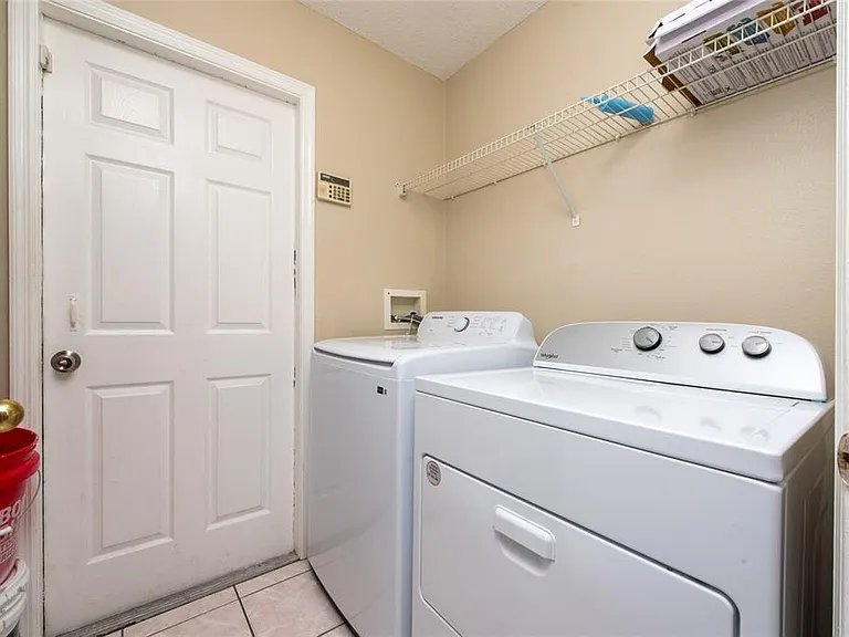 12868 Gettysburg Cir — Photo 31