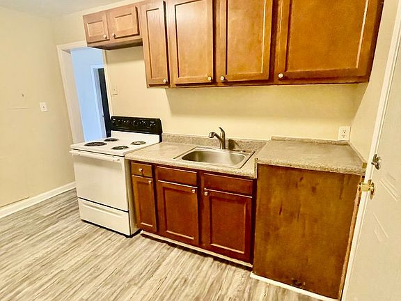 4th image of 2220 Custer St #2