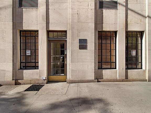 3rd image of 10 Park Ave #2H