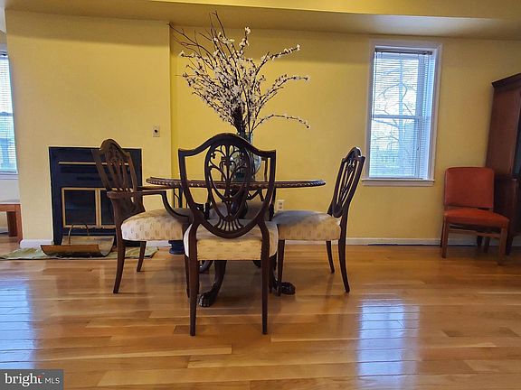 5th image of 1419 D St NE