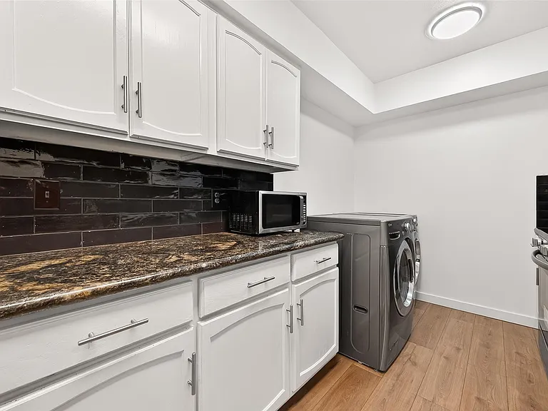 359 N Post Oak Ln #127 — Photo 13