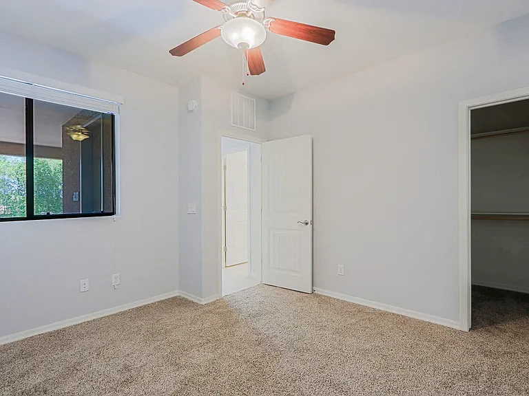 Santana Ridge Luxury Apartments — Photo 6